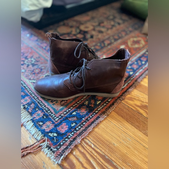 Women’s Leather Boots - Picture 4 of 4